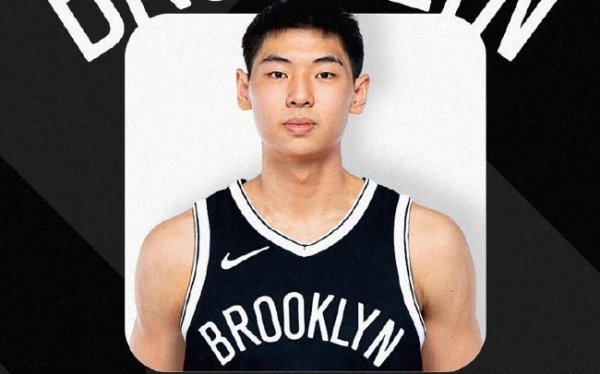 壹号娱乐 崔永熙新赛季信赖穿8号球衣 官方身高为1米98