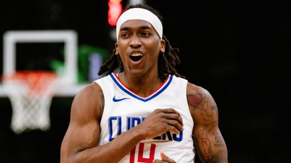 壹号娱乐 曼恩3年4700万提前续约快船 上赛季场均8.8分